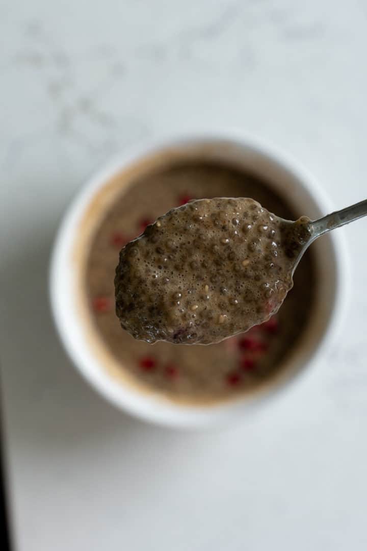 This Healthy Banana Pudding Recipe from scratch is made with almond milk, bananas, maple syrup, cinnamon, vanilla extract, and chia seeds.
