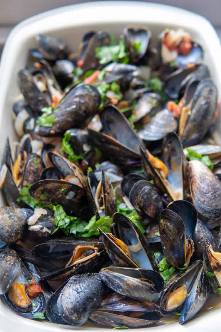 These Mussels Marinara is made with mussels, white wine, diced tomato, onion, garlic and parsley and cooked to perfection. 