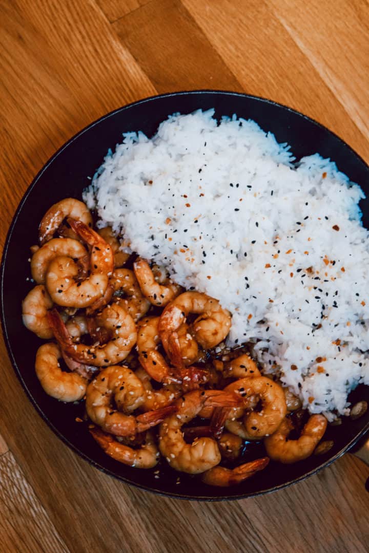 This Honey Garlic Shrimp Recipe is made with shrimp, honey, soy sauce, garlic, ginger, oil and can be served on rice.