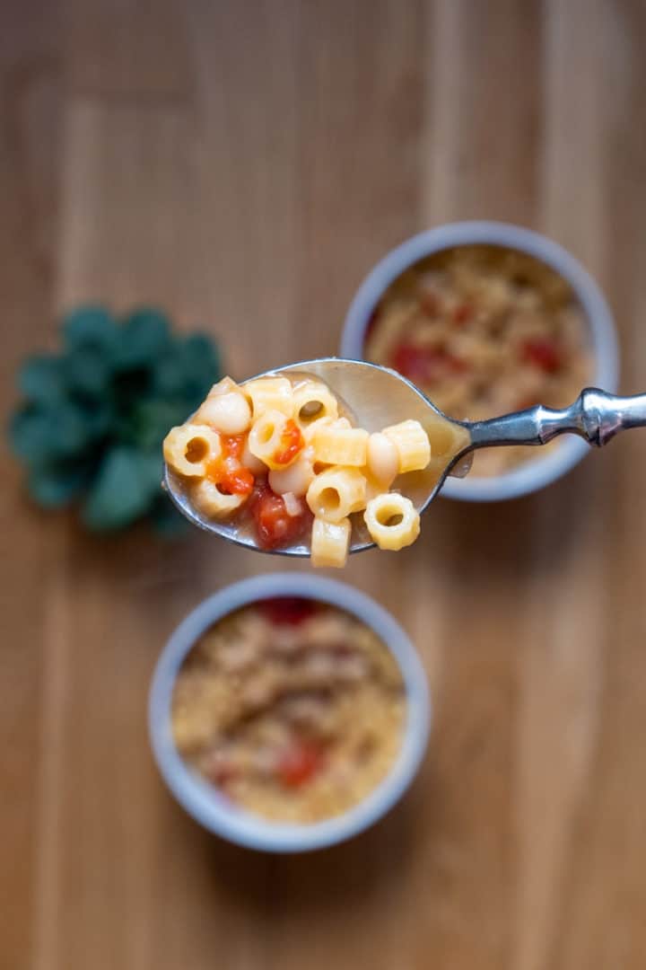 This Vegan Pasta e Fagioli soup is made with onion, garlic, cannellini beans, diced tomato, ditalini pasta, red pepper flakes and simmered to perfection.