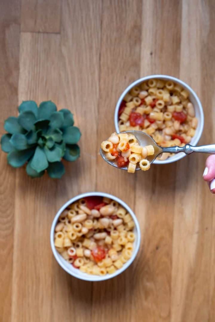 This Vegan Pasta e Fagioli soup is made with onion, garlic, cannellini beans, diced tomato, ditalini pasta, red pepper flakes and simmered to perfection.