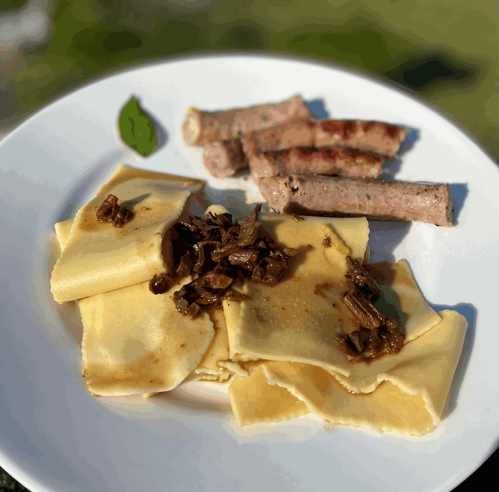 This Porcini Ravioli dish is made with dried porcini mushrooms, butter, white wine, ravioli and cooking to perfection.