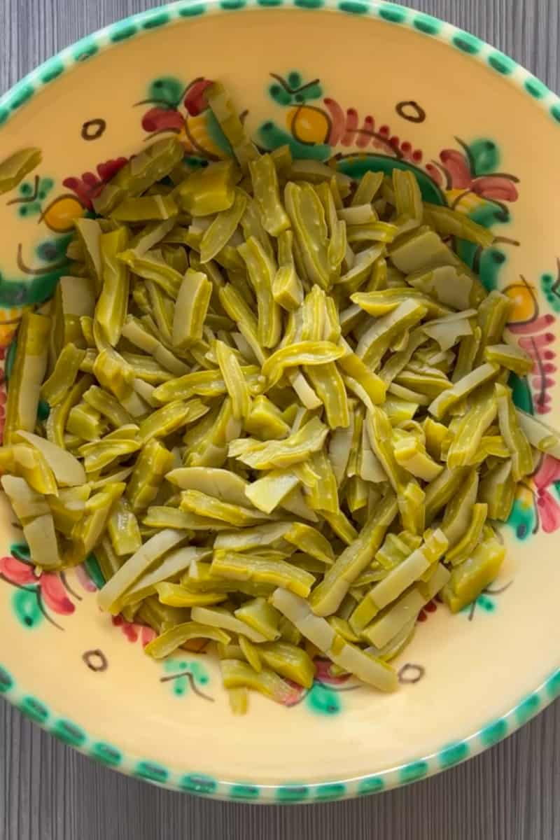 Place the nopales in a large bowl. 