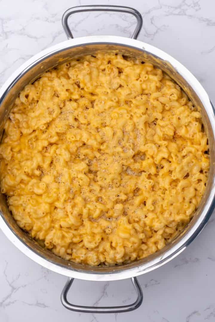 This Homemade Mac and Cheese Recipe contains elbow pasta, milk, cheddar, gruyere, flour and toasted bread.