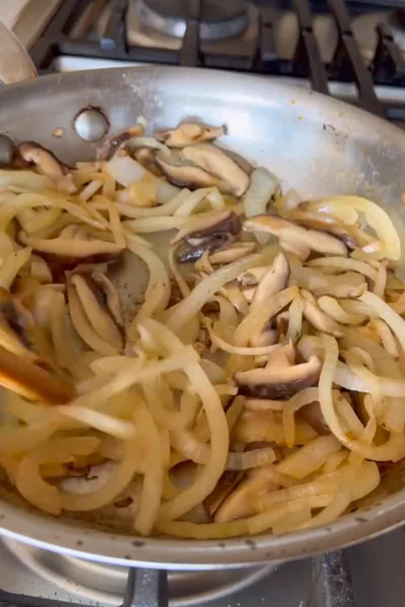 Make the mushroom and onion toppings. In a saucepan on medium high heat, add the butter and 2 tablespoons of Worcestershire sauce. When the butter melts, add the onion and stirring for about 3 minutes. Add the fresh mushrooms and sauté for about 6 minutes, stirring occasionally. Turn heat to low and keep sautéing for 10 more minutes. 