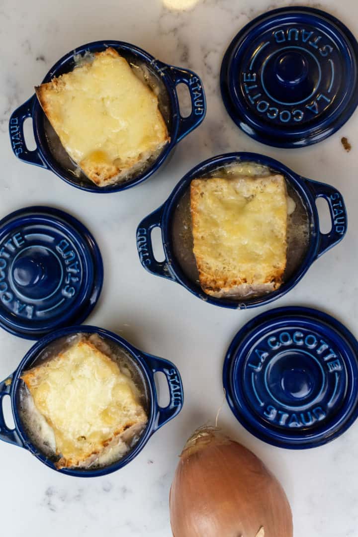 This French Onion Soup without Wine (Instant Pot) is made with shallots, yellows onions, vegetable broth and lots of cheese! 