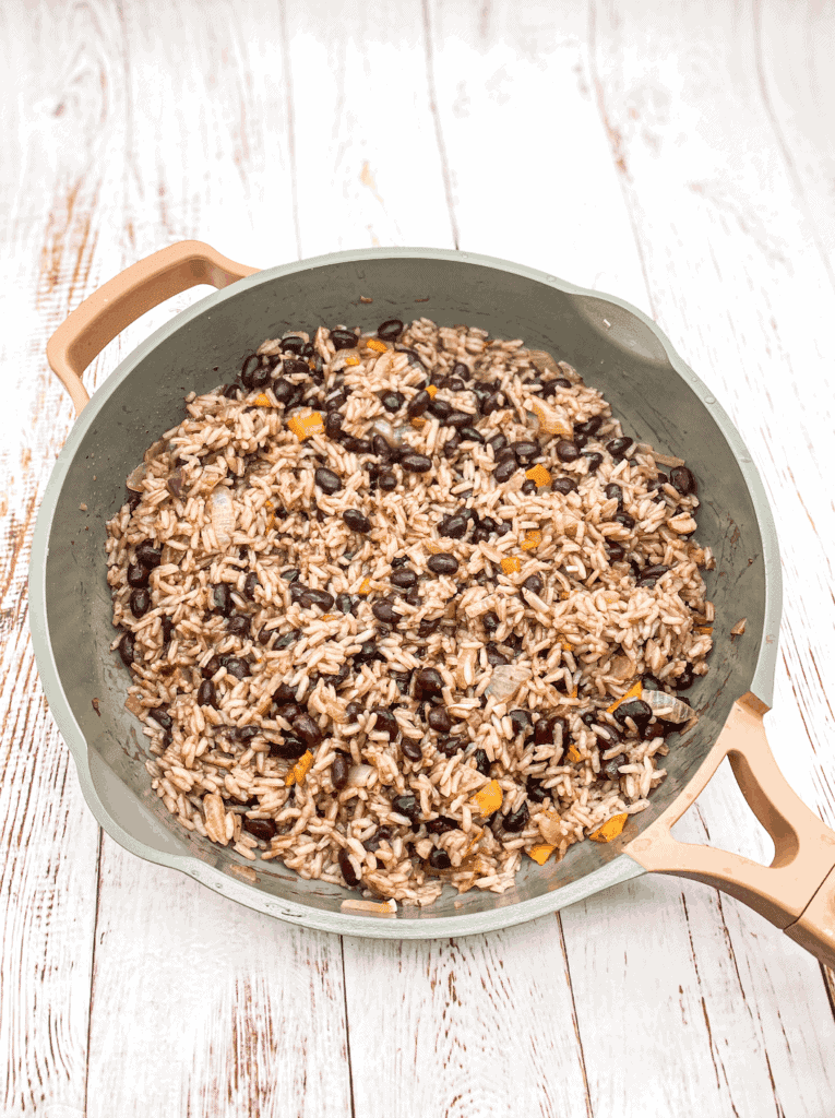 Moros Y Cristianos Black Beans And Rice Cilantro Parsley