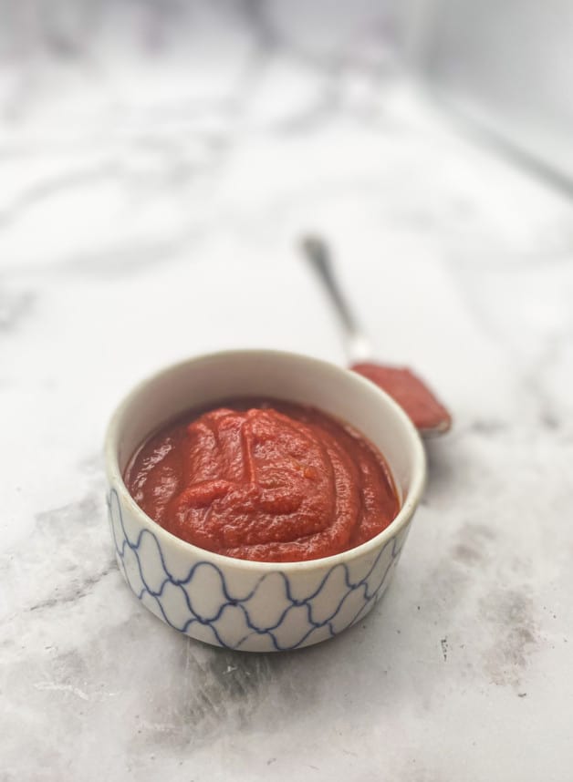 This Chipotle Ketchup Recipe is made with tomato puree, brown sugar, apple cider vinegar and chipotle peppers in adobo sauce.