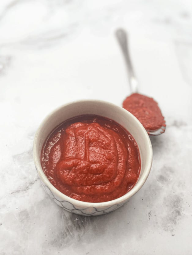 This Chipotle Ketchup Recipe is made with tomato puree, brown sugar, apple cider vinegar and chipotle peppers in adobo sauce.