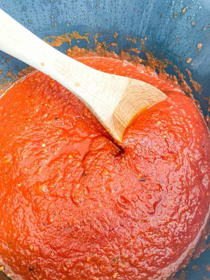 This spicy Arrabiatta Sauce is made with olive oil, red pepper flakes, onion, garlic, San Marzano Tomatoes, salt and pepper.