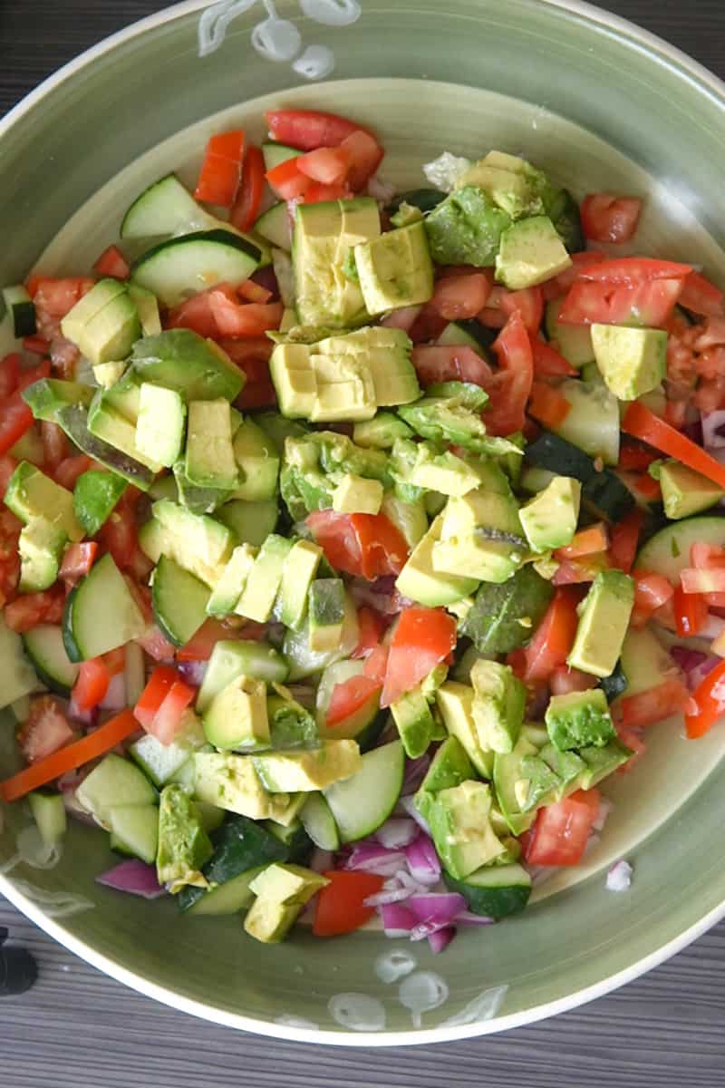 In a small bowl, whisk together the olive oil, lime juice, and cilantro. Season with salt and pepper to taste.