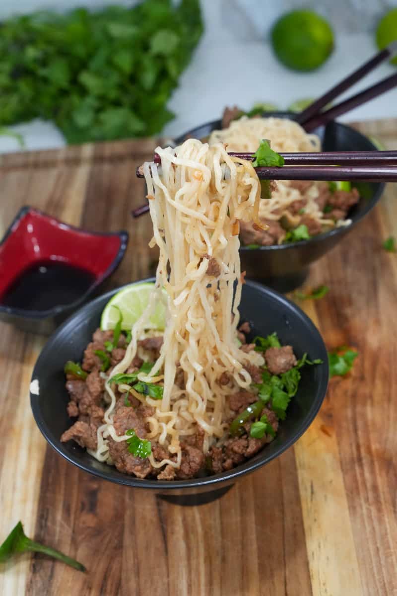 These Ground Beef Ramen Recipe is made with ramen, ground beef, hoisin sauce, sriracha, jalapeños, lime juice, and cilantro.