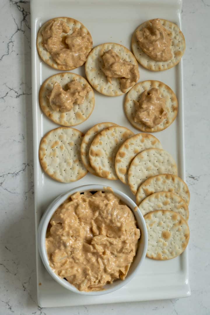 How to Make Smoked Fish Dip is easy- You will need smoked whitefish, mayo, sour cream, horseradish, Worcestershire, mustard and spices. 