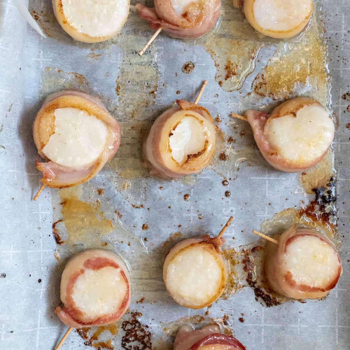 Bacon Wrapped Scallops with Maple Syrup Cilantro Parsley