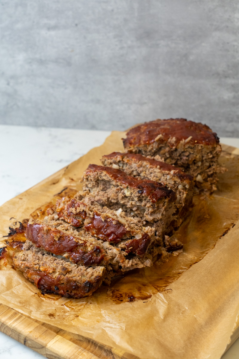 Ground beef: You want to use ground beef that Is 85% or 90% lean meat. Do not worry about using lean meat as the rest of the ingredients will keep your meatloaf moist and juicy. Avoid super lean meats.
